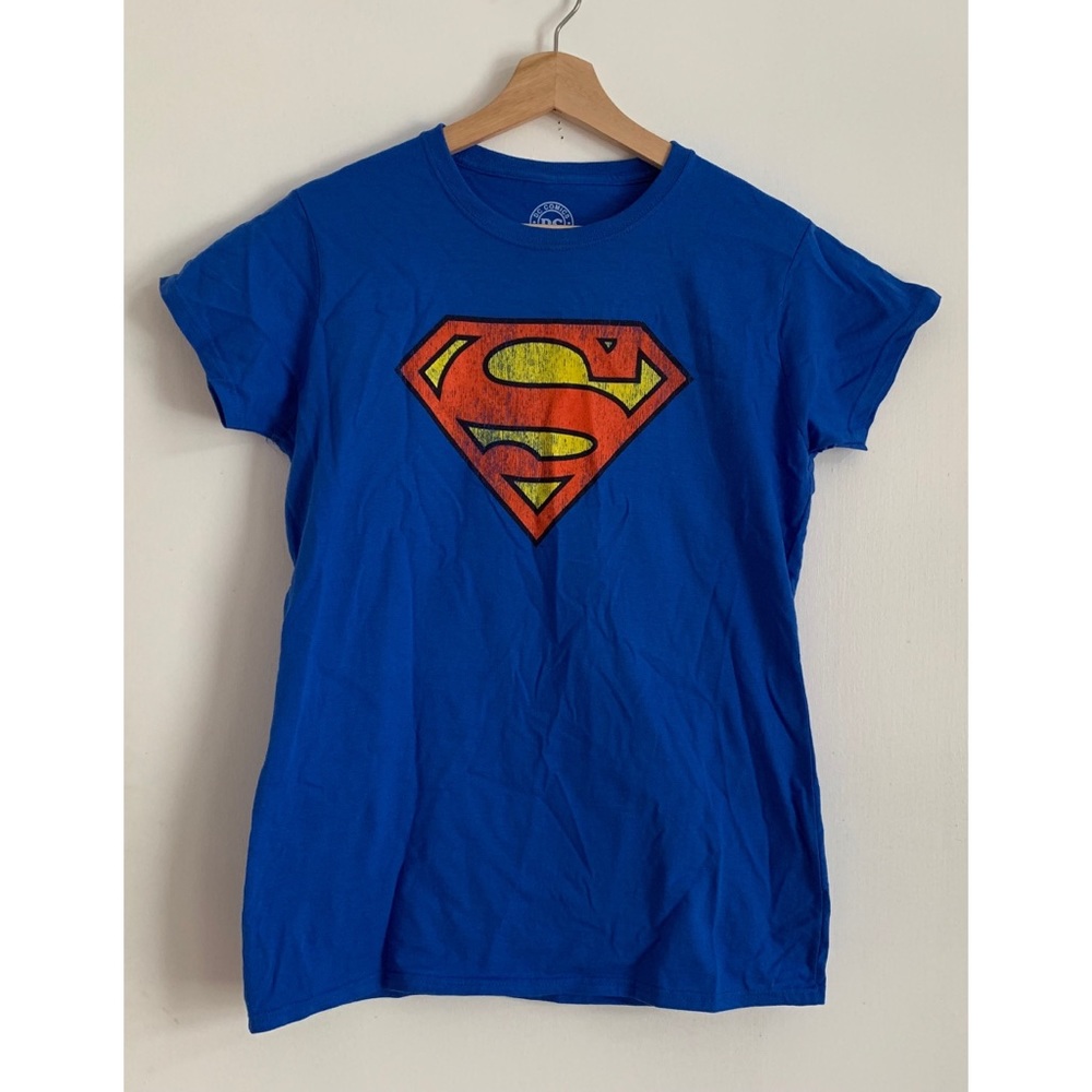 🚫SOLD🚫Superman T-shirt - Picture 2 of 5